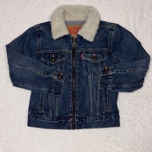 Levi’s Kids Blue Denim trucker Jacket with Sherpa Collar unisex size 6
